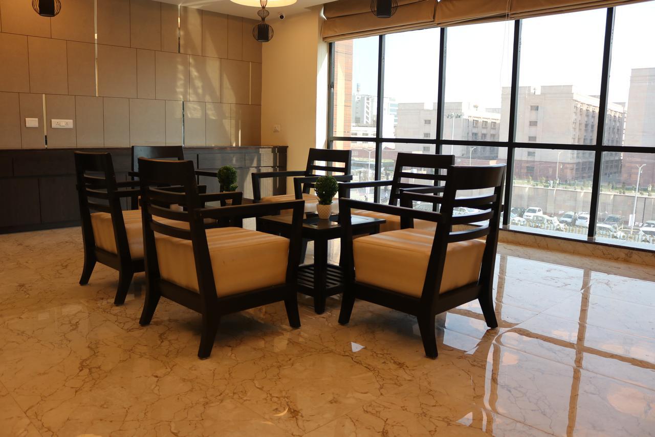Hotel Solitaire Chinhat Екстер'єр фото
