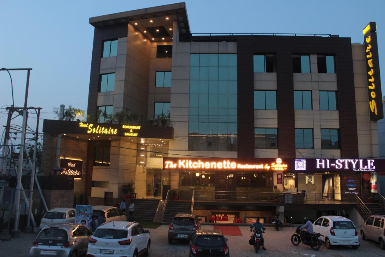 Hotel Solitaire Chinhat Екстер'єр фото